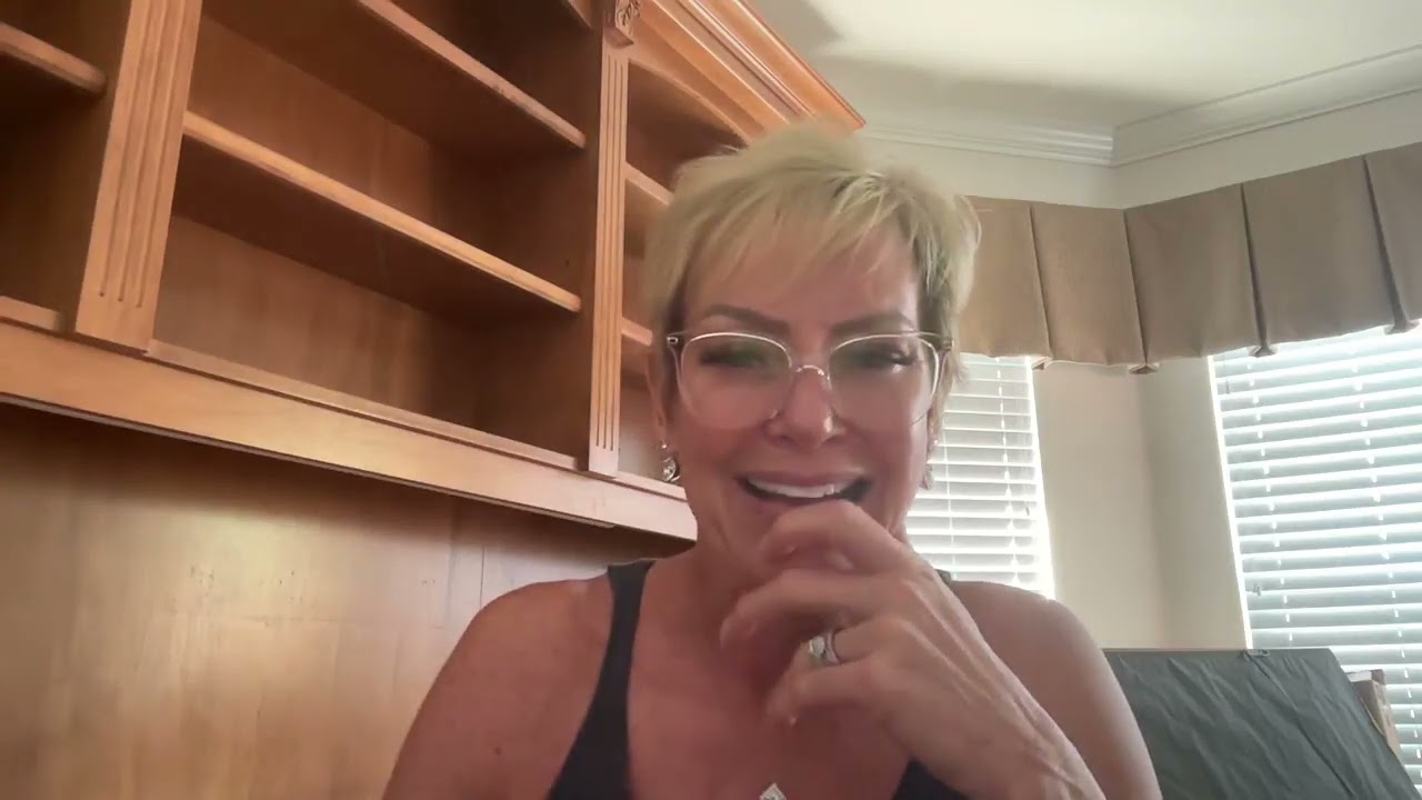 🥳 Scentsy Monday: LIVE!! 👨 Fathers Day; 🌺 Lilo & Stitch; 🍋 Lemonly Yours; 🏝 Destinations Collection.