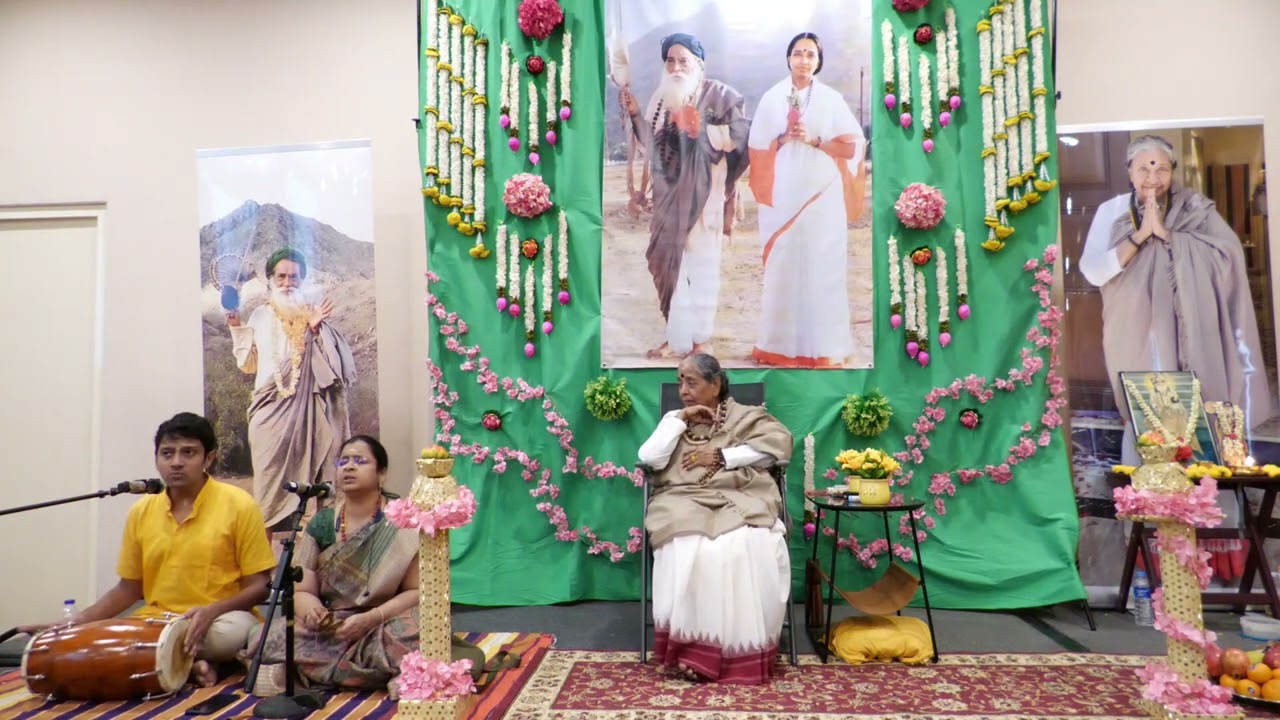 Guruve Unnai Nesikirean | Yogi Ramsuratkumar | Ma Devaki
