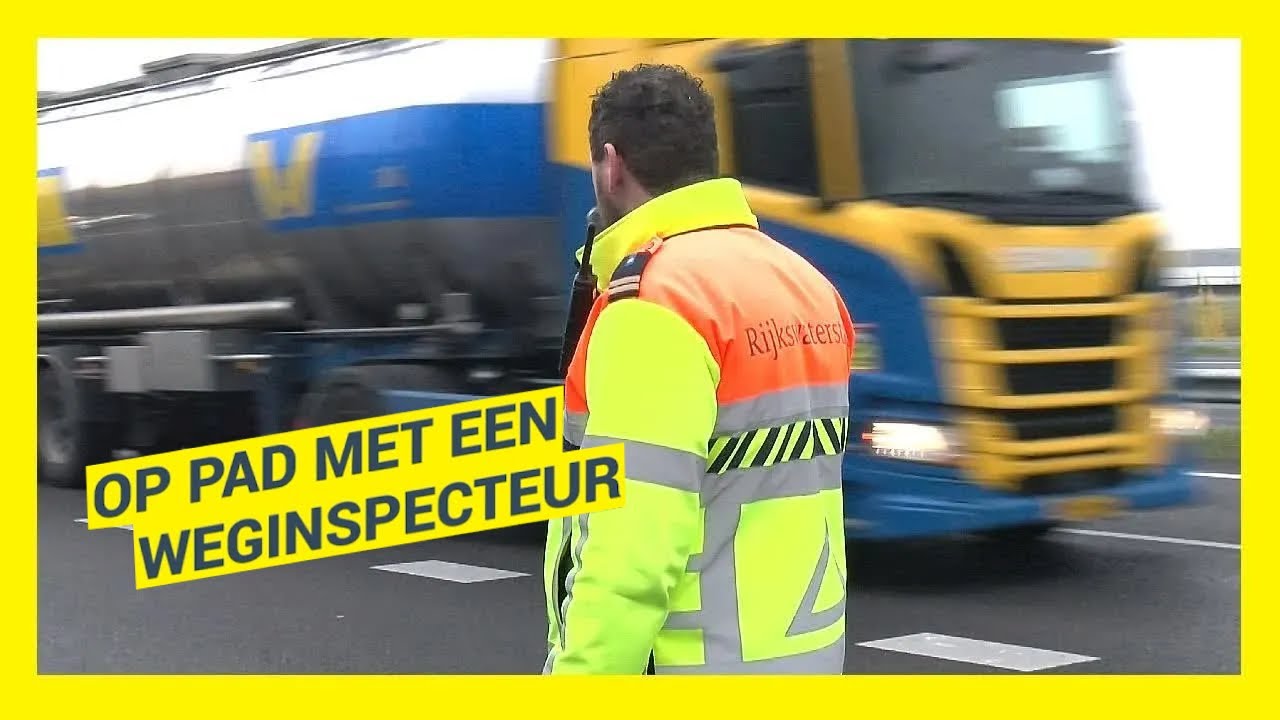 Met blauwe zwaailichten en sirenes naar een spoedmelding  | RWSverkeersinfo