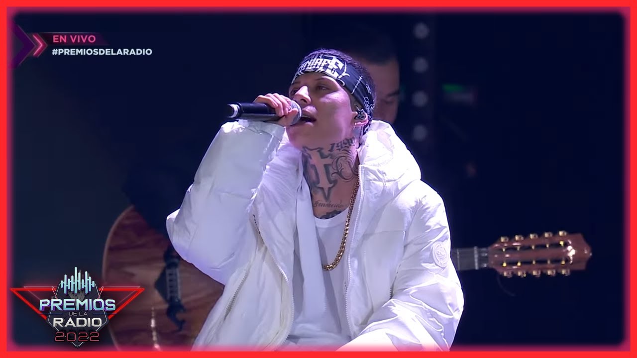 🎵 Santa Fe Klan - Mar y Tierra en Vivo en Premios de la Radio 2022