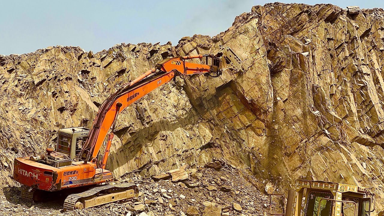 Excavator working”Humring and Drilling”And operator #excavator #sand #drilling #excavator 
