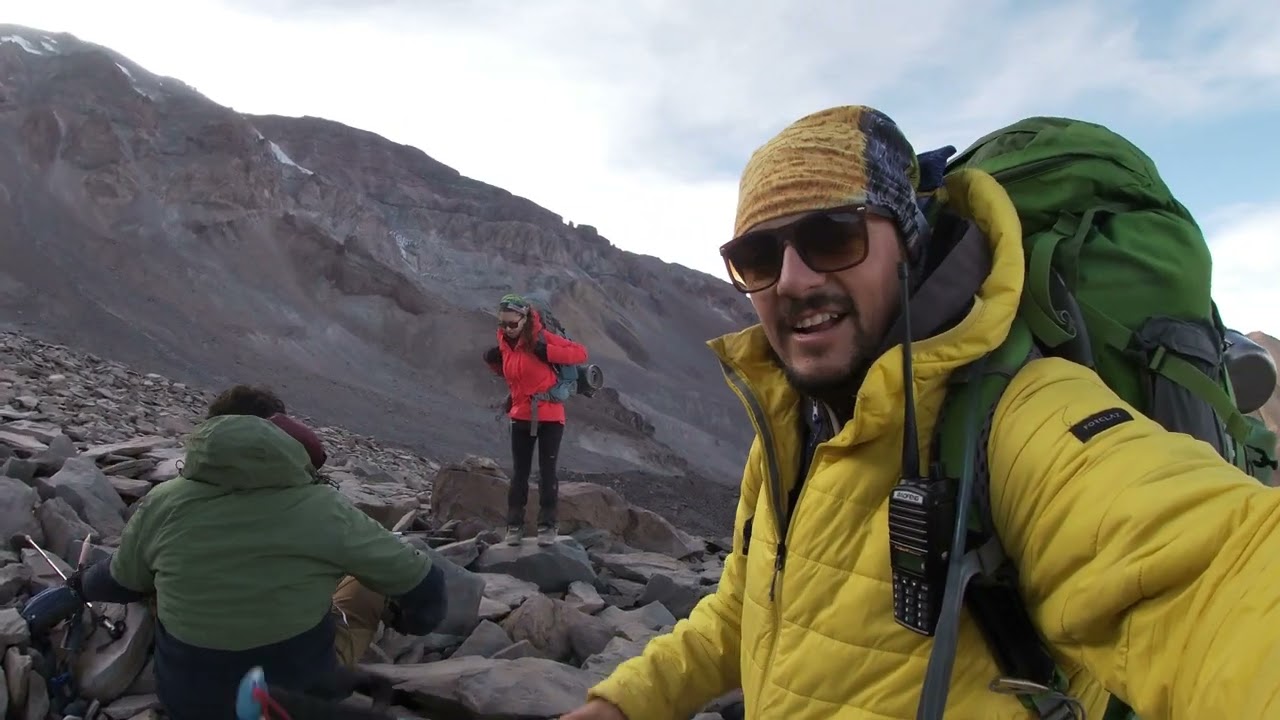 VOLCAN SAN JOSE 5.856 m.s.n.m. CAJON DEL MAIPO 06-09 / 04 / 23 TREKKING DIFICIL