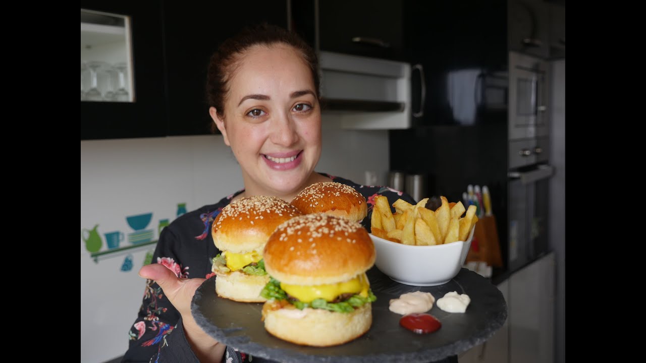 ساندويش برجر من ألذ مايكون والعجين ديالوا بدون زبدة بدون حليب😋 sandwich burger