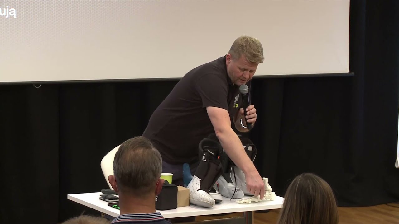 &bdquo;BOOTFITTING, CZYLI &ndash; JAK DOBRAĆ BUTY, ŻEBY JEŹDZIĆ LEPIEJ!&rdquo;, PROWADZENIE AREK JĘDRAS