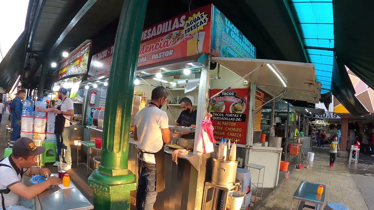 Comprando Tacos en el mercado Hidalgo, Irapuato GTO.
