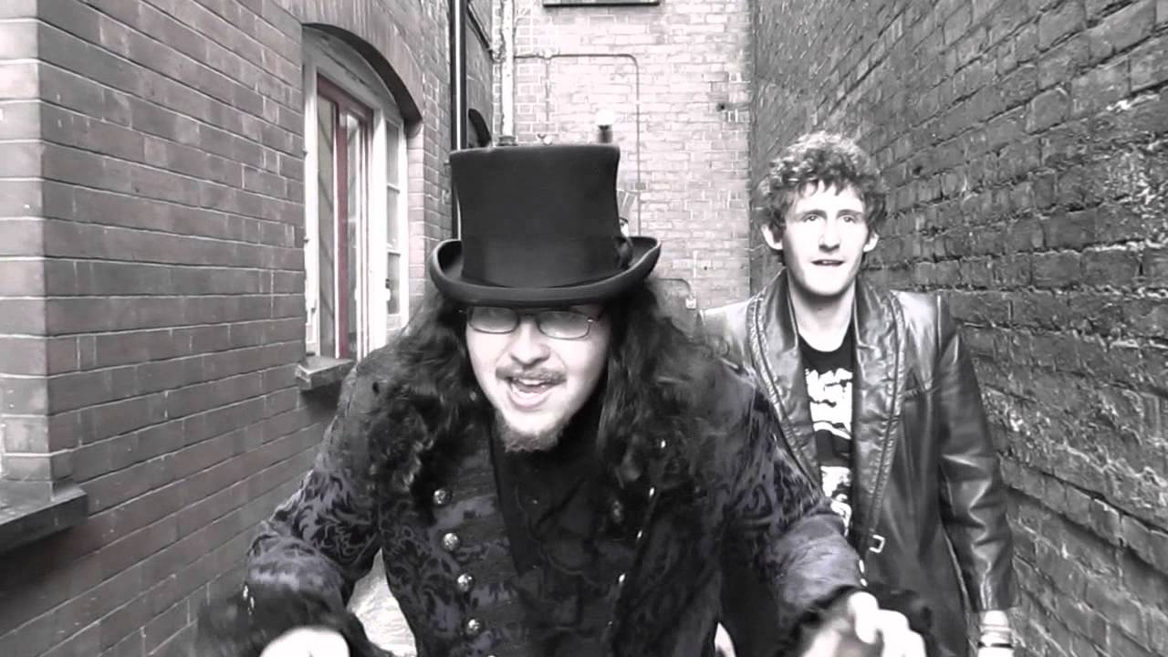 Going Down On The Landing Strip - Rednecks (official video)