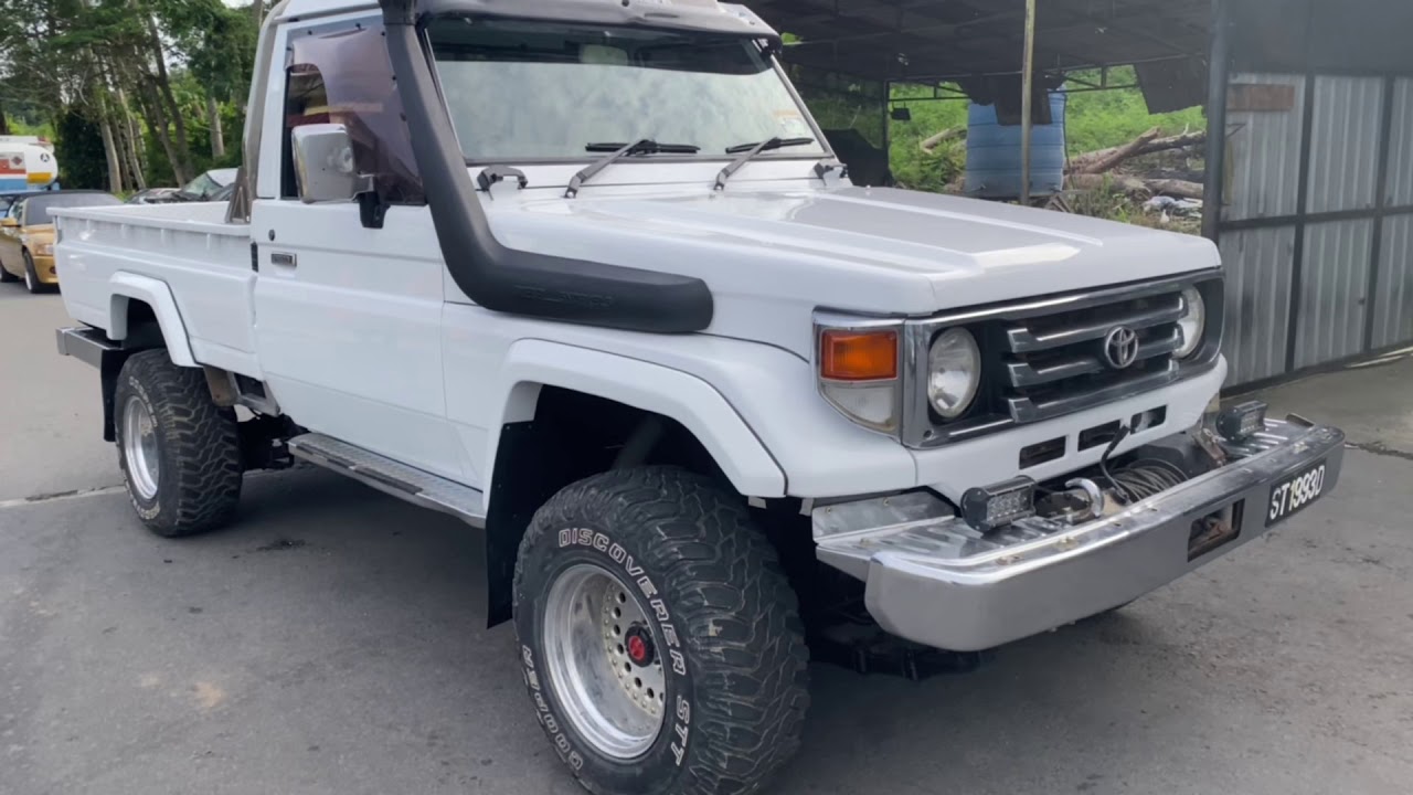TOYOTA LAND CRUISER HZJ 75