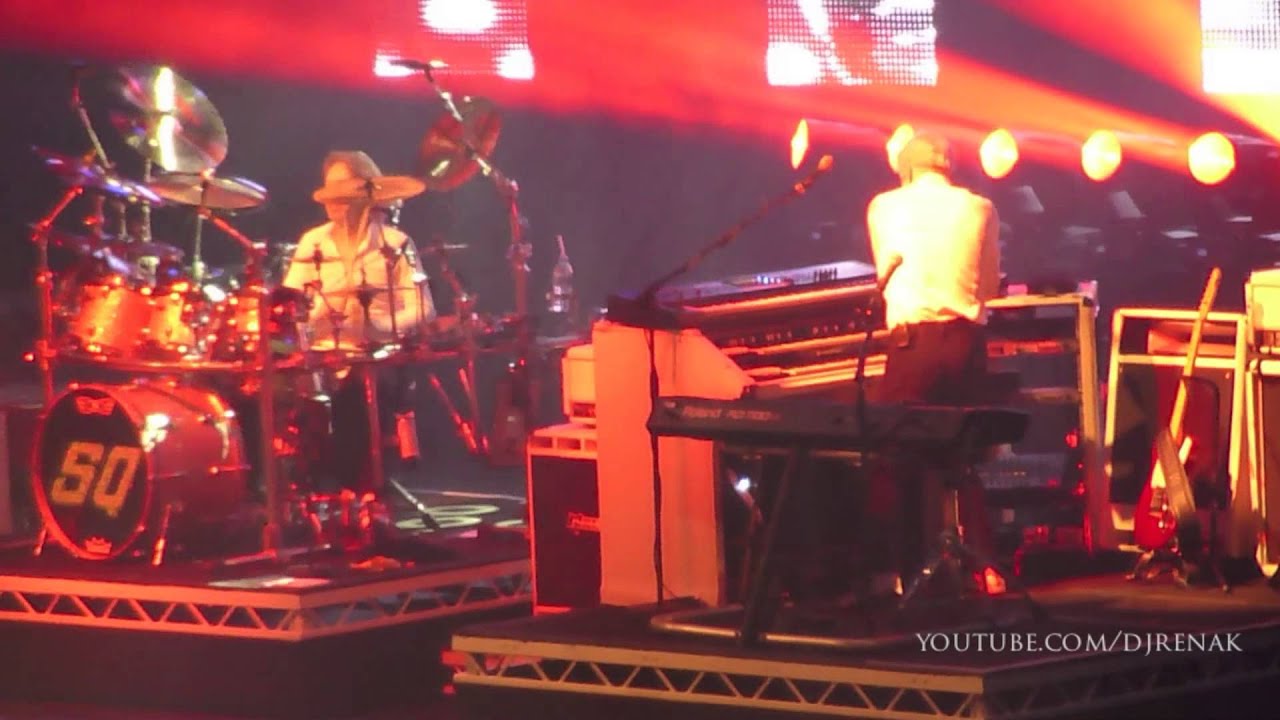 Rockin' All Over The World - Status Quo: Live at The O2 Arena (Matt Letleys last gig)