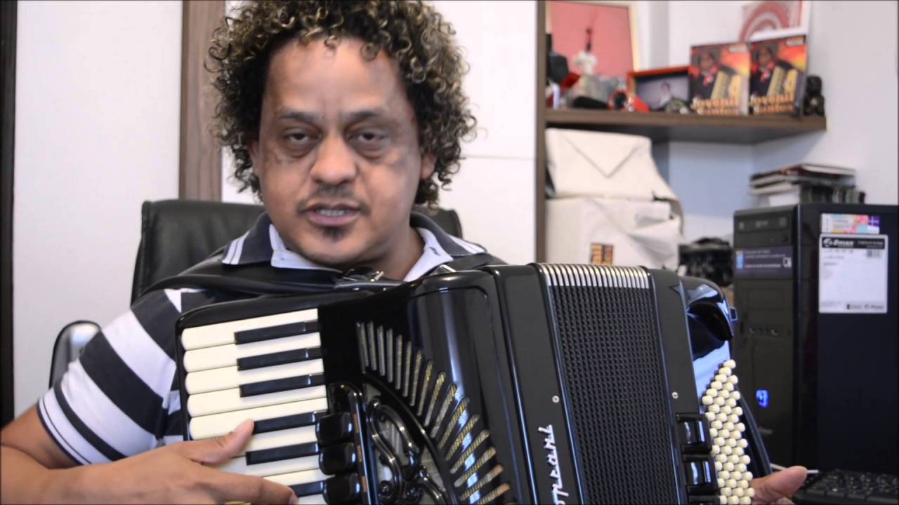 Video Aula Acordeon--Vou me despedir cantando.