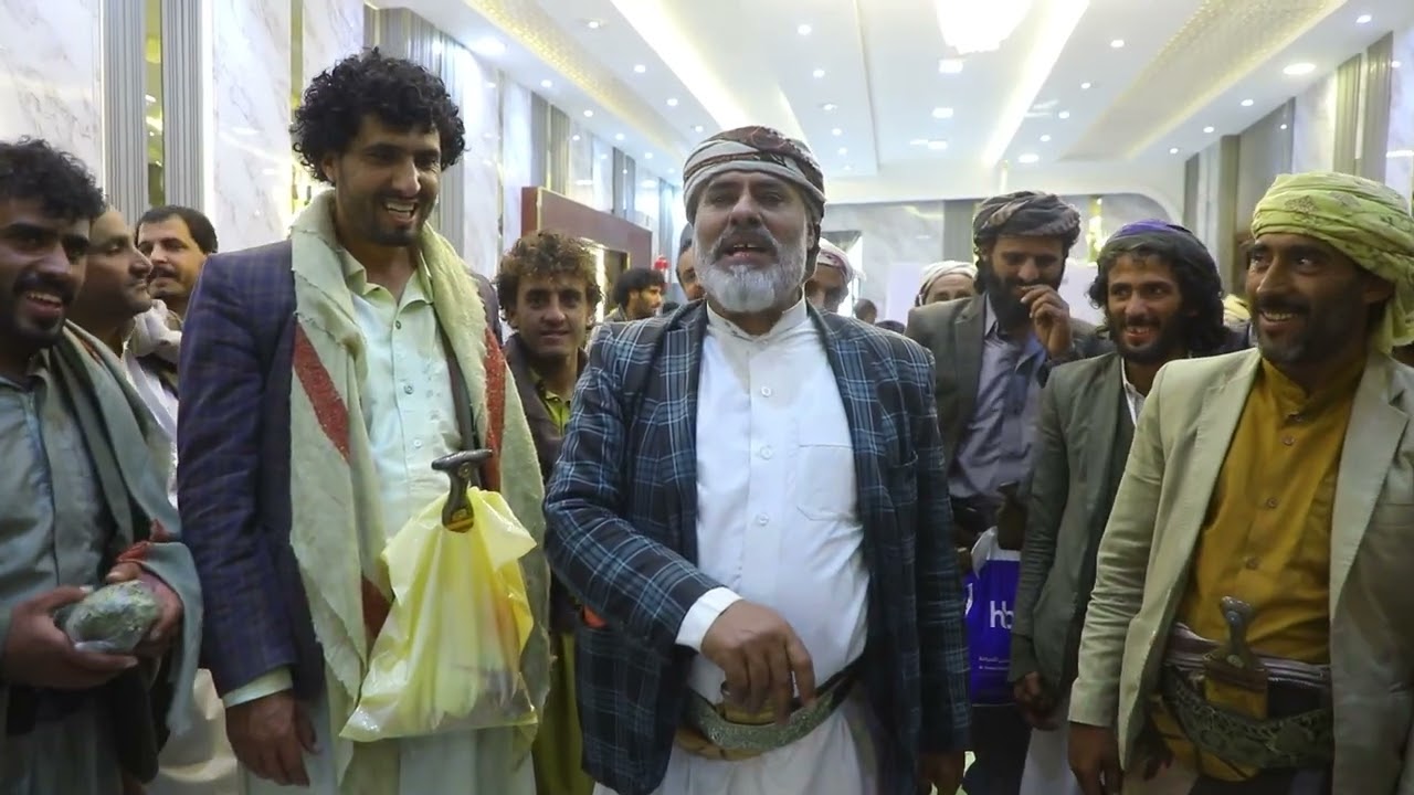 لا يفوتك مشاهدة اقوى ترحيب للضيوف  بالعرسان من افراح  ال مزروع  الحداء الف مبروك للعرسان