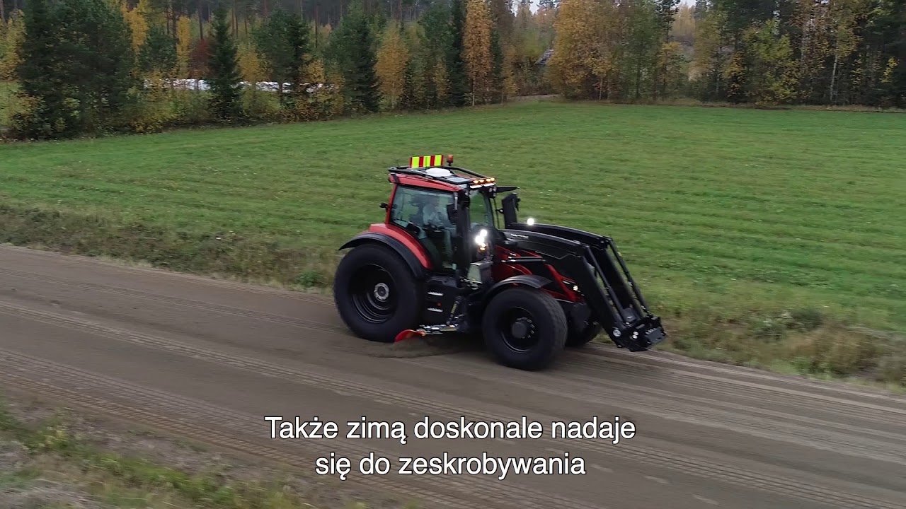 Valtra Unlimited serii T z r&oacute;wniarką międzyosiową Vuomet