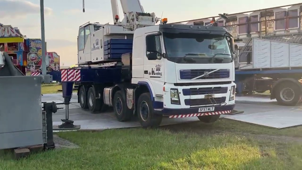 The Hoppings build up and pull on vlog 3