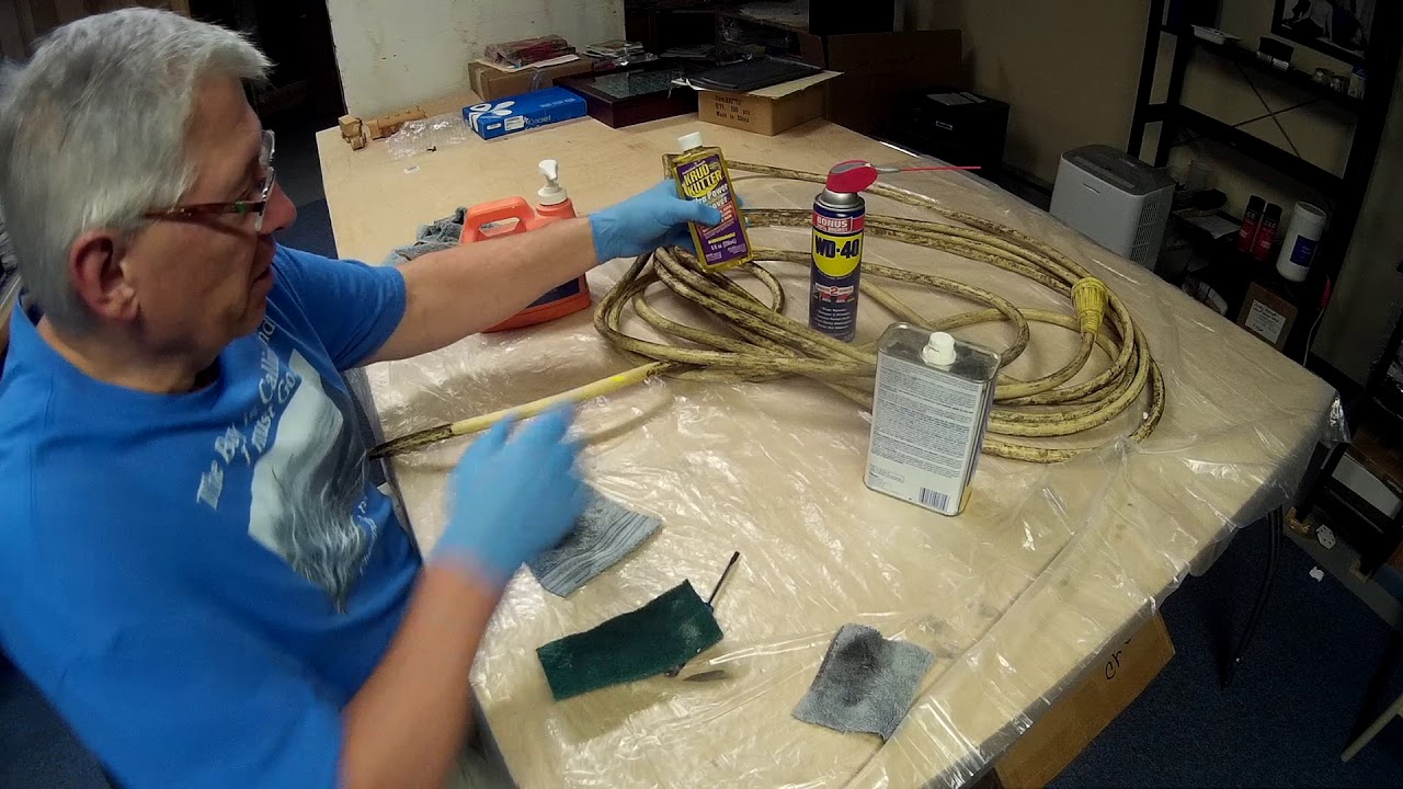 Sailing Vessel Southern Lady - Cleaning Dock Power Cord (12-21-17 part 81)