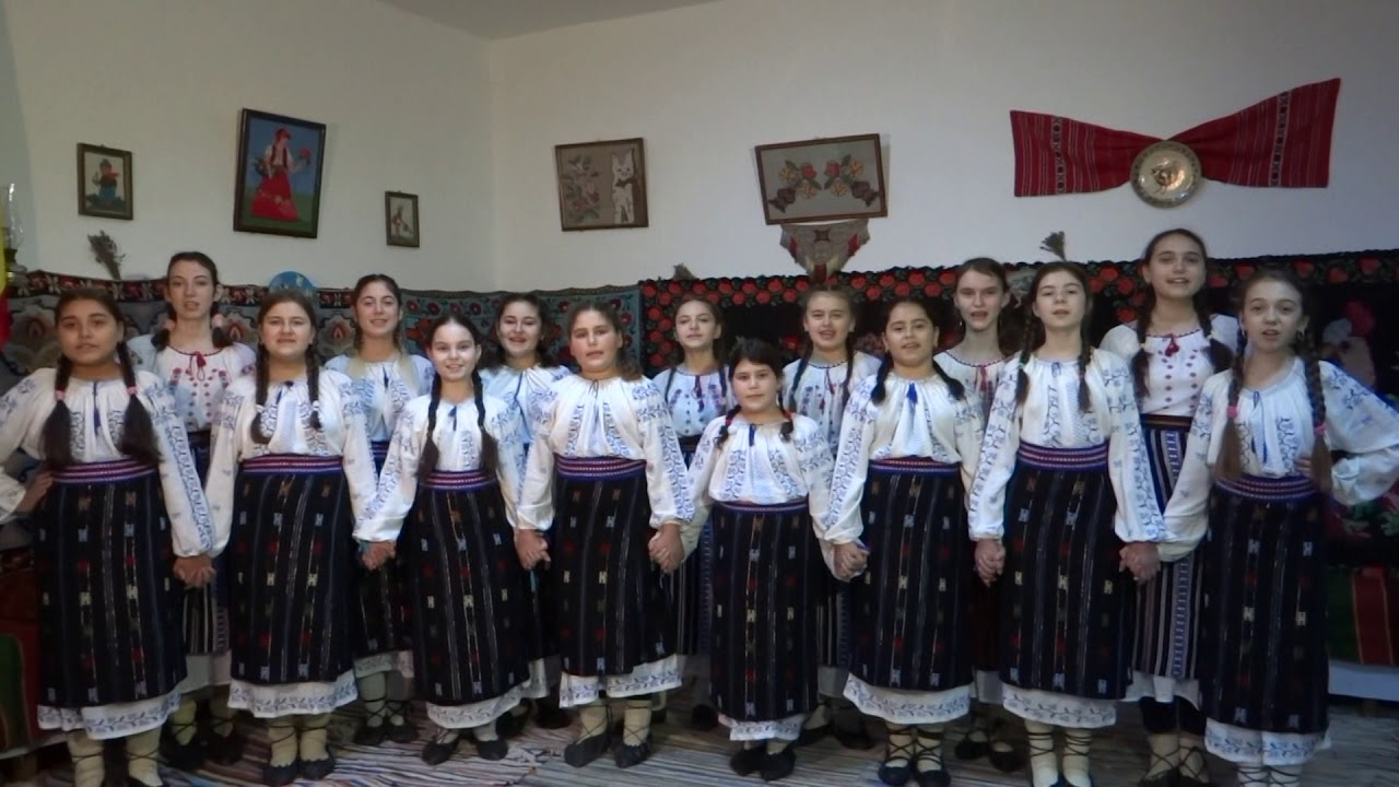 Grupul folcloric-Bujorelul-Astăzi este zi măreaţă