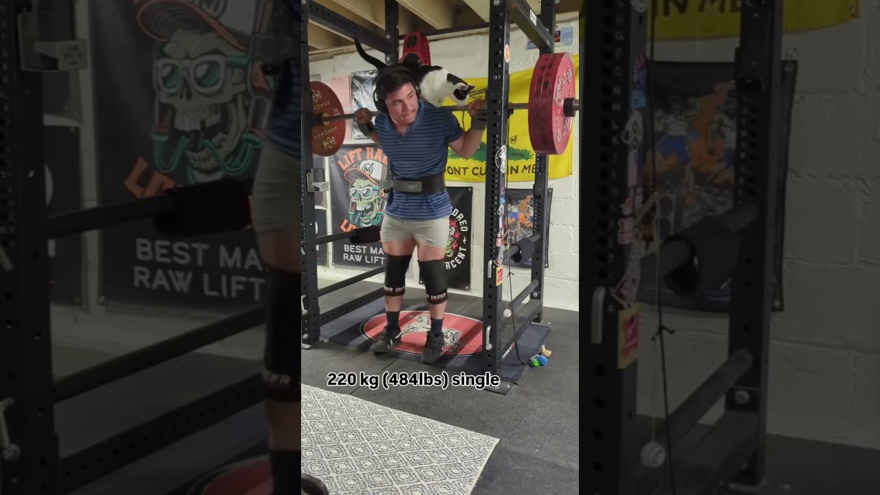 Agache 220 kg com um gato 🙂