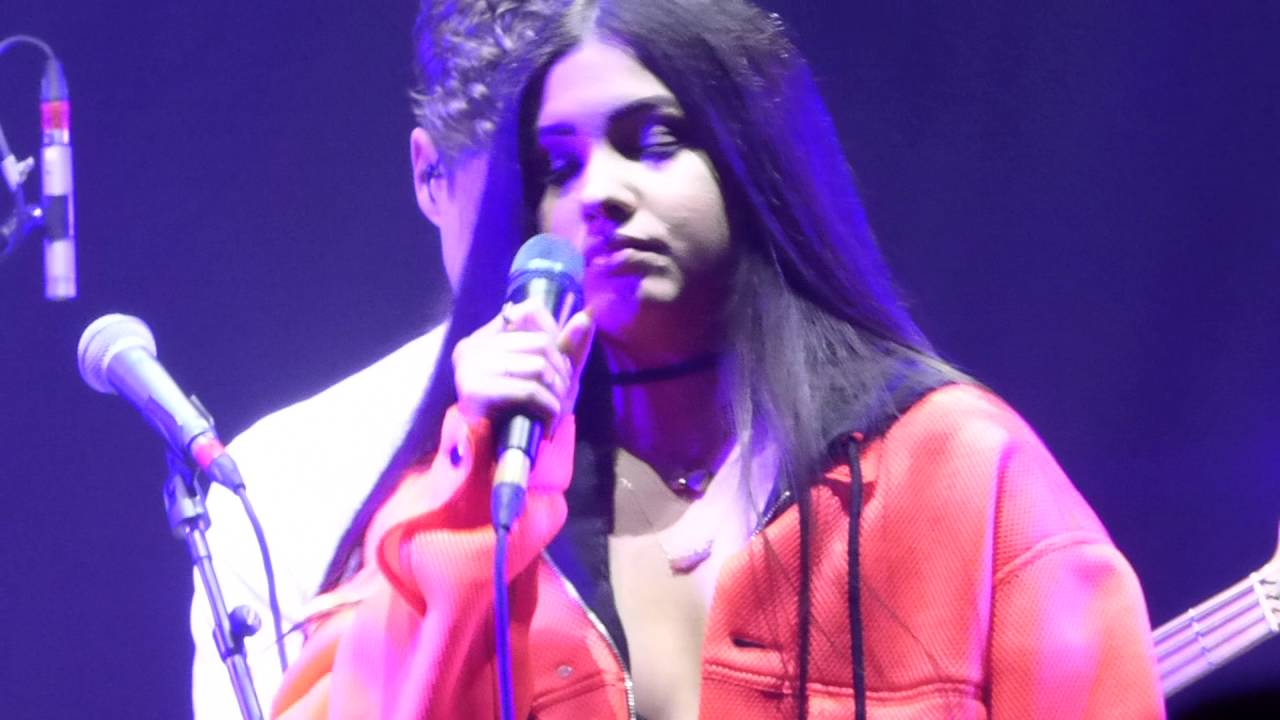 Mabel - Say My Name (Destiny's Child cover) - SSE Arena Wembley - London - 08.04.16