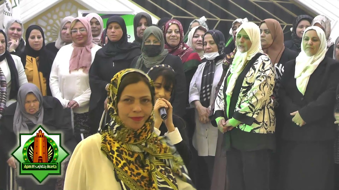 فارس صابر وبنغازي والأم، من حفل تخرج الدفعة 60، لجامعة بنغازي الأهلية