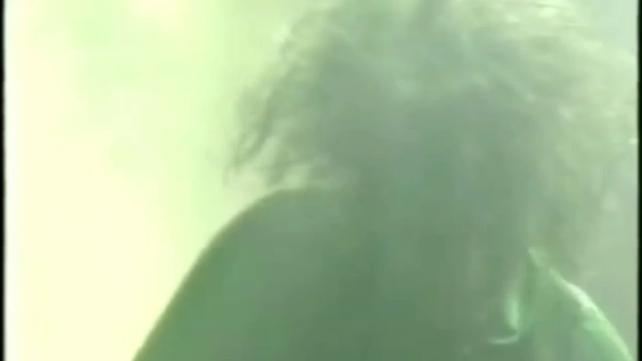 The Cure - A Forest (live at Wembley 1991)
