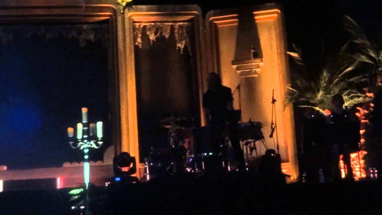 Lana Del Rey - Intro - Cola - Live @ l'Olympia - 27-04-2013