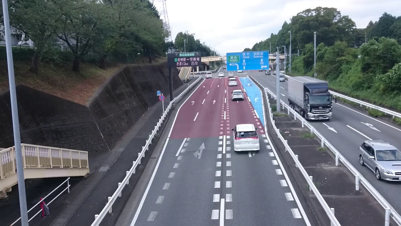 静岡県裾野市拡張する岩波駅と駅前通り　20170909