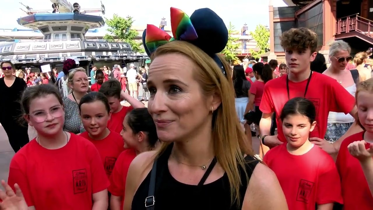 Stagecoach Performing Arts at Disneyland Paris (Full Feature)
