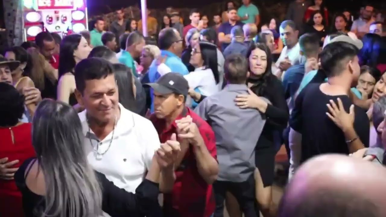 Vamos dança Forro #passossertanejos #Mamonas #roça #vidanaroça #minasgerais #vidareal  #mulherbonita