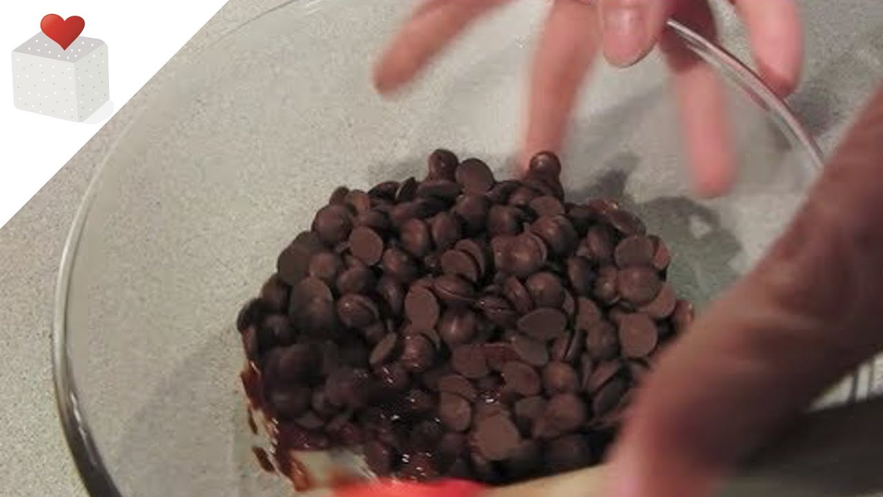 C&oacute;mo hacer Chocolate Moldeable paso a paso | Trucos para Fondant por Az&uacute;car con Amor
