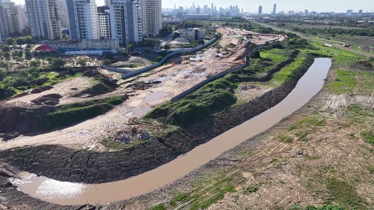 סלילת כביש אם המושבות והקאנטרי צולם ב 3.1.2025