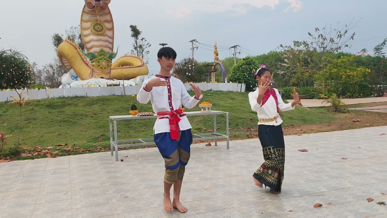 น้ำมนต์ #น้องหมิว# รำอ่อนช้อยน่าชม#มนต์โอม 