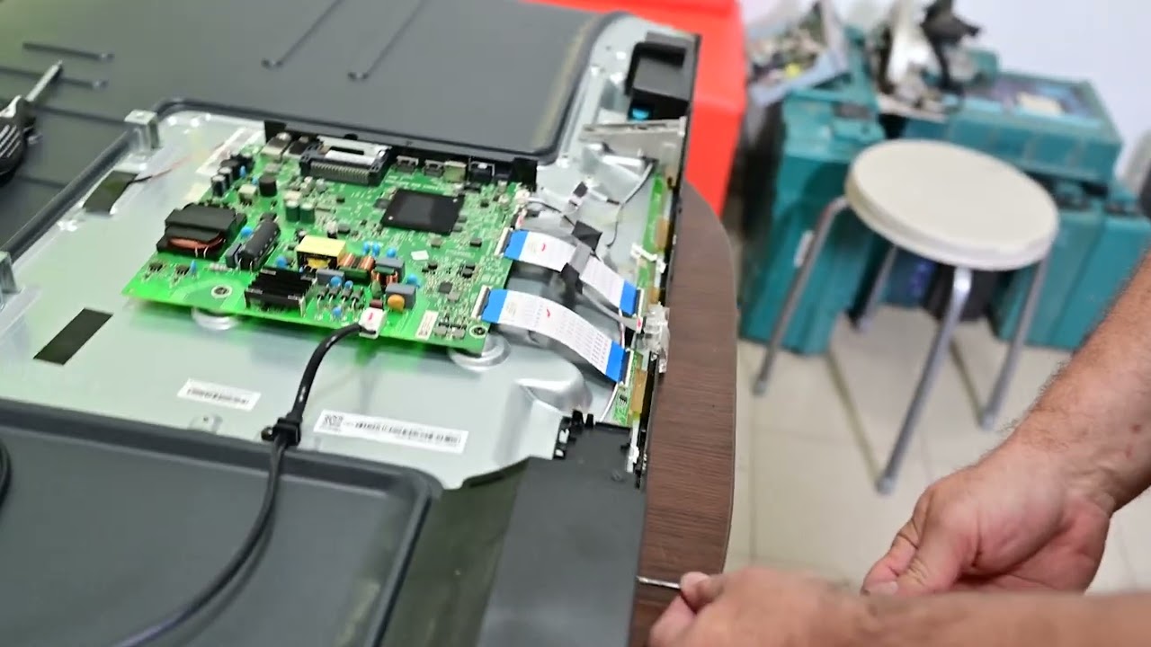 Замена подсветки Hisense 55A7300F, со вклеенной матрицей
