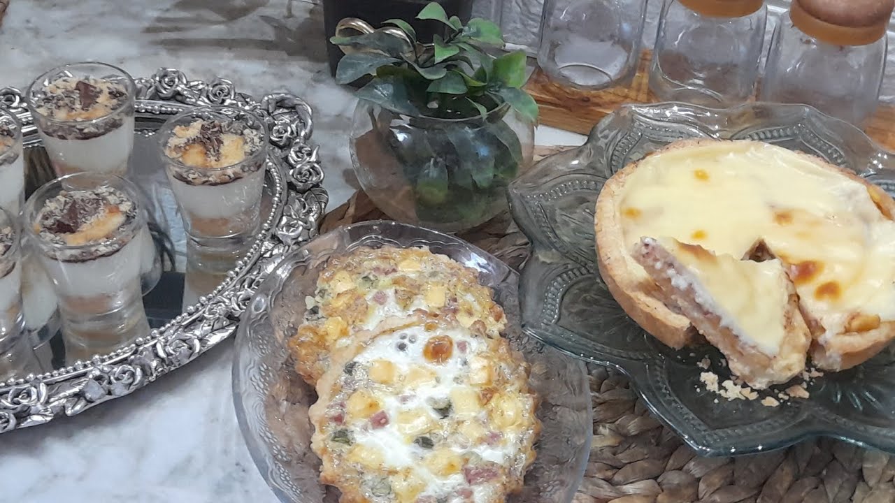 انت تدلل و انا نحضرلك شهوتك تارت تفاح مقلوبة tarte au pommes renversée و ما نلوحو شيء فيرين الكريمة 