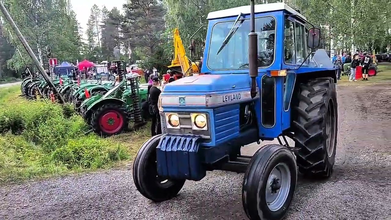 Traktori paraati - Wanhan Woiman päivät Oulainen 2025