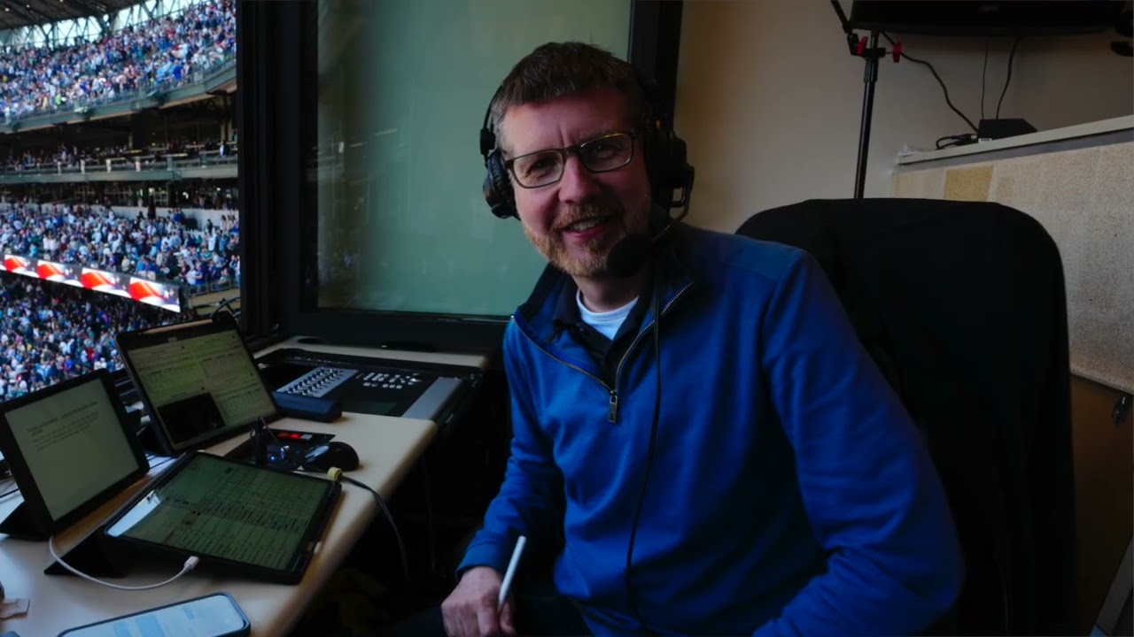 Locker Room Chat with Seattle Mariners play-by-play announcer Gary Hill Jr.