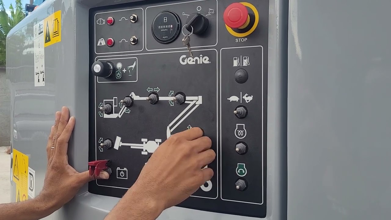 como operar a plataforma elevatória Z45 com pane mecânica. usando o modo de emergência.