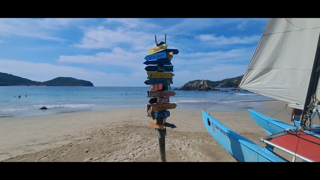 Walking tour La Ropa Beach, Zihuatanejo Mexico