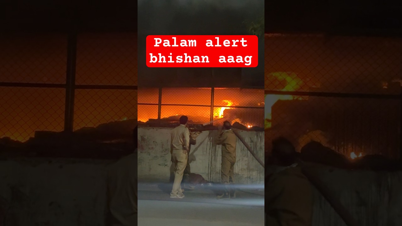 🚨 ￼palam flyover bhishan aaaag 🚨  #shorts ￼#palam #news #delhi #fire #shorts #viral
