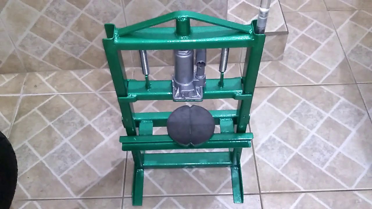 Mini prensa hidráulica caseira # Mini hydraulic press homemade