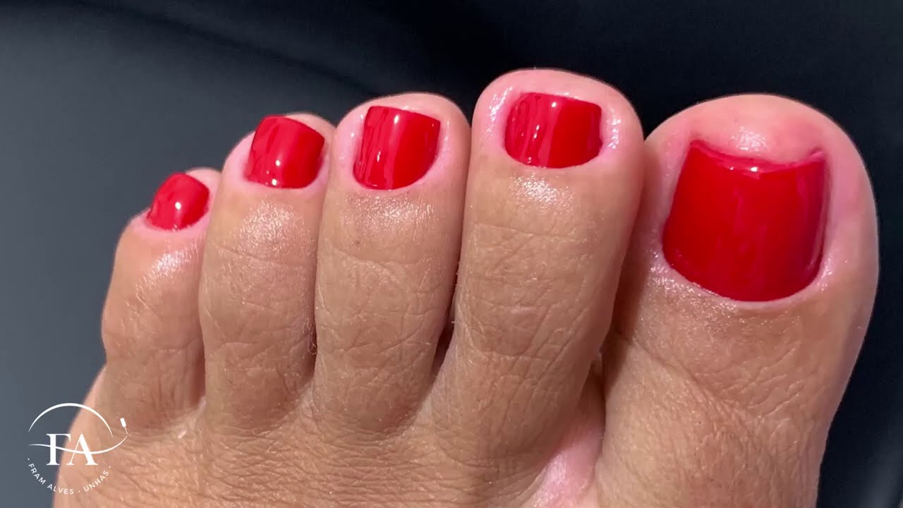 Cutilagem e esmaltação dos pés