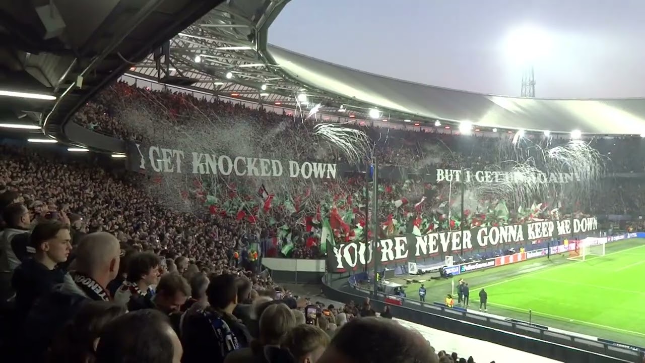 Pre match show en opkomst Feyenoord - Inter Milaan Champions League