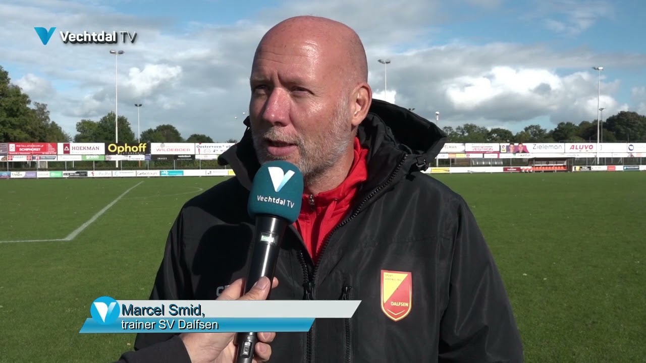 Samenvatting en trainers van S.V. Nieuwleusen en SV Dalfsen na de derby in de districtsbeker
