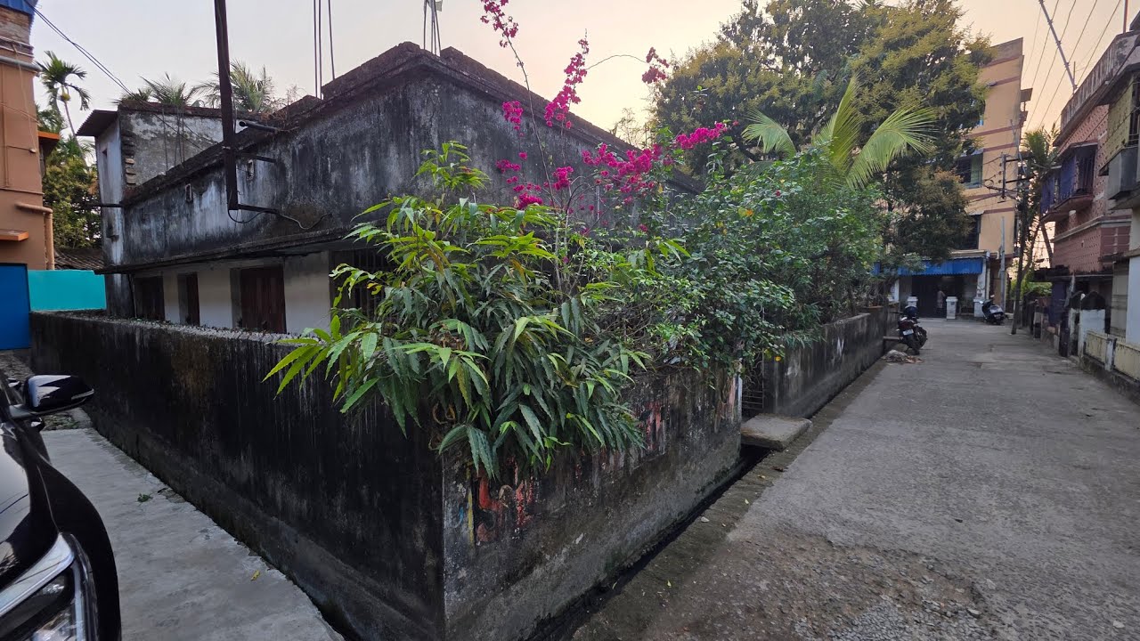 Corner plot house in HB Town 