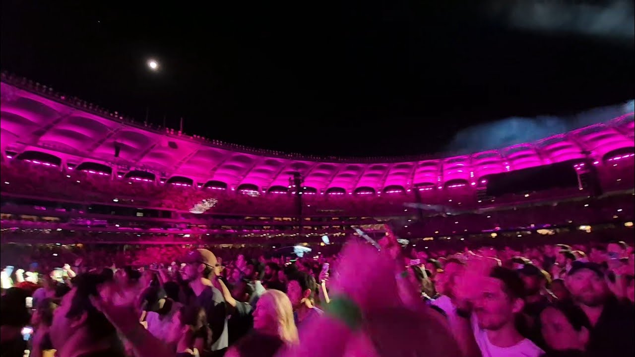 Ed Sheeran LOOP Tour PERTH AUSTRALIA   Sarina Curkoska 