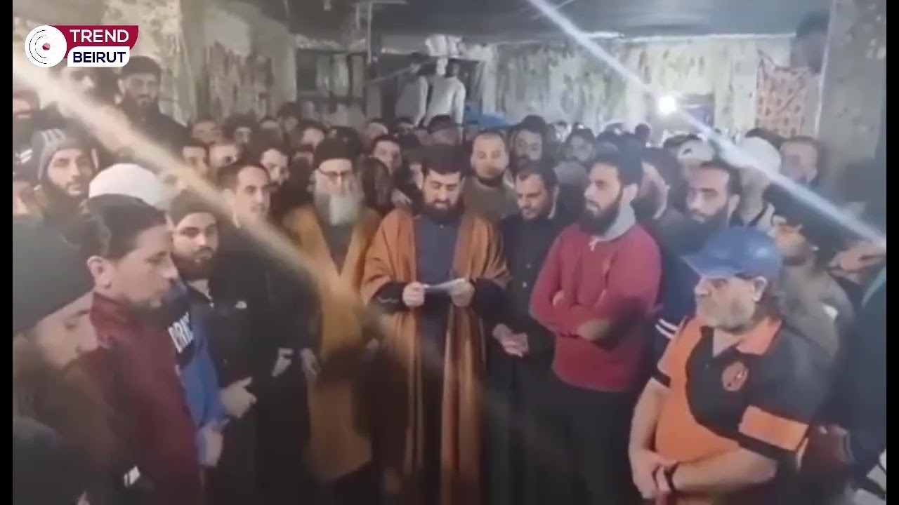 في حضور الشيخ ‫أحمد الأسير‬ الموقوفون في ‫رومية‬ يعلنون الإضراب عن الطعام 