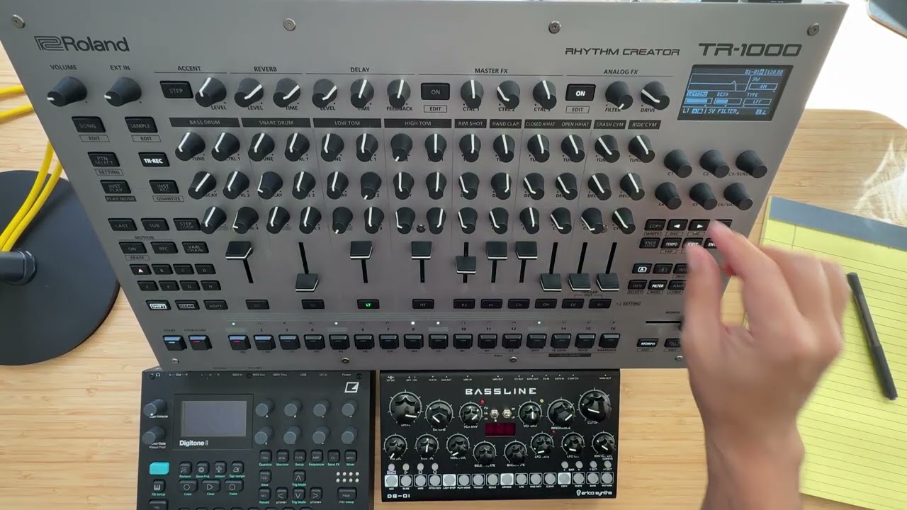Dubby Deep House sketch 16 (Roland TR-1000)