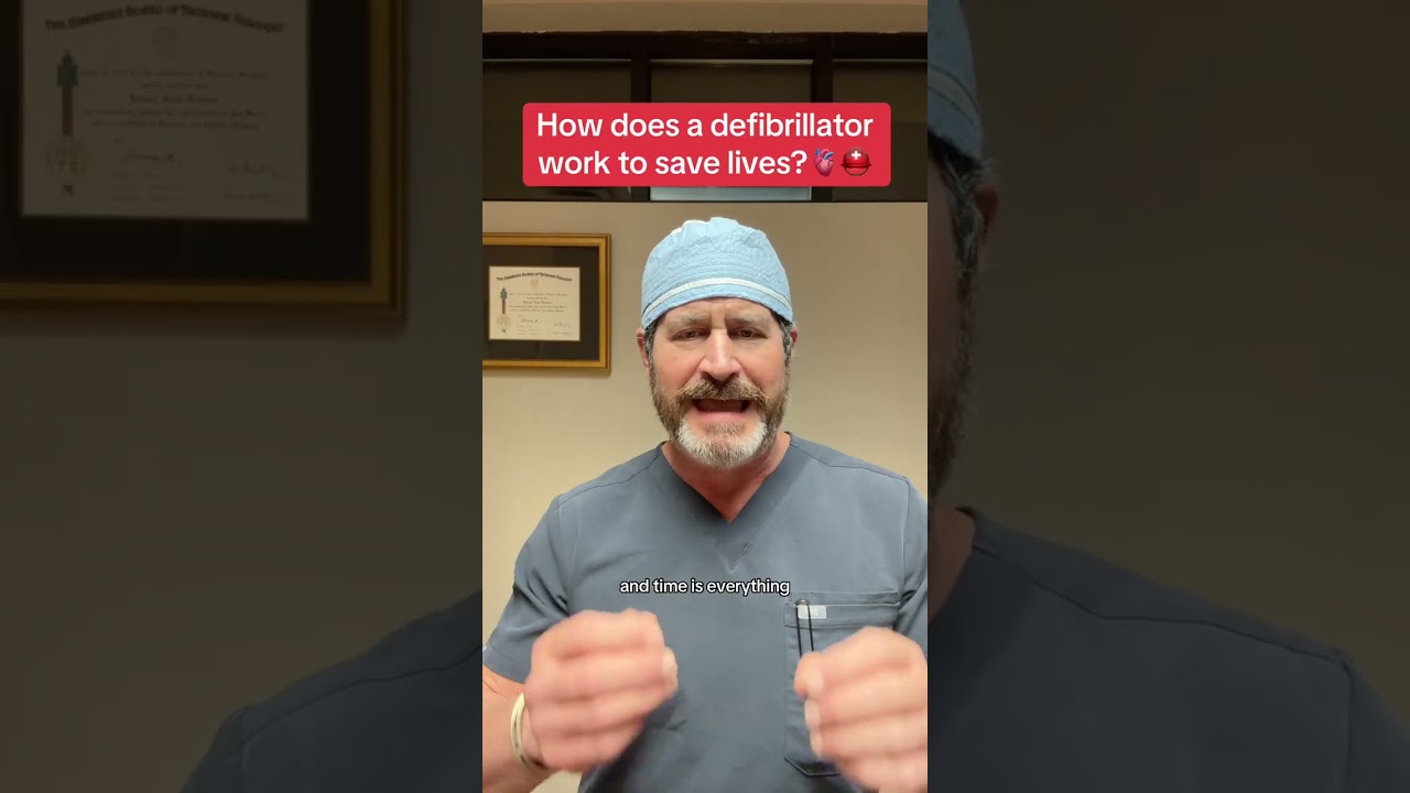 Как дефибриллятор спасает жизни? #здоровьесердца #спасениежизней #врач #сердечныйприступ #fypシ