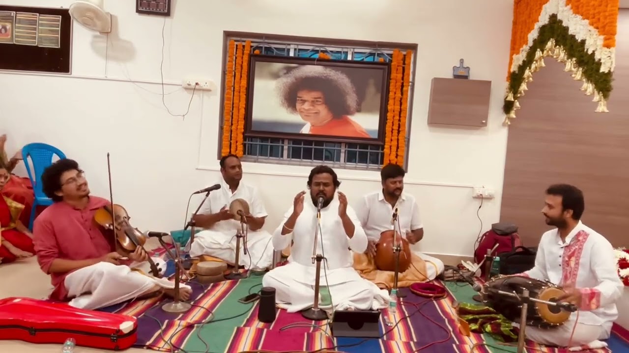 Manasa bhajare guru charanam 