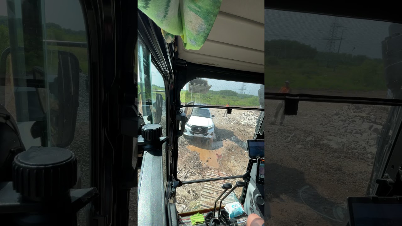 Моем с ковша #hilux #caterpillar 330 #эксковатор #механизатор #shorts