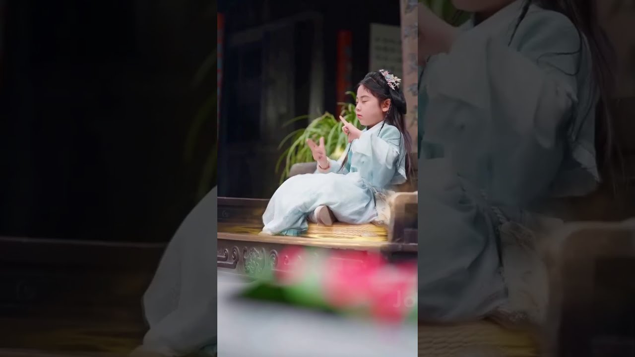 طفلة سحرية تنقذ عجوزاً من حادث دهس... لتكتشف أنها جدة الملياردير والدها!