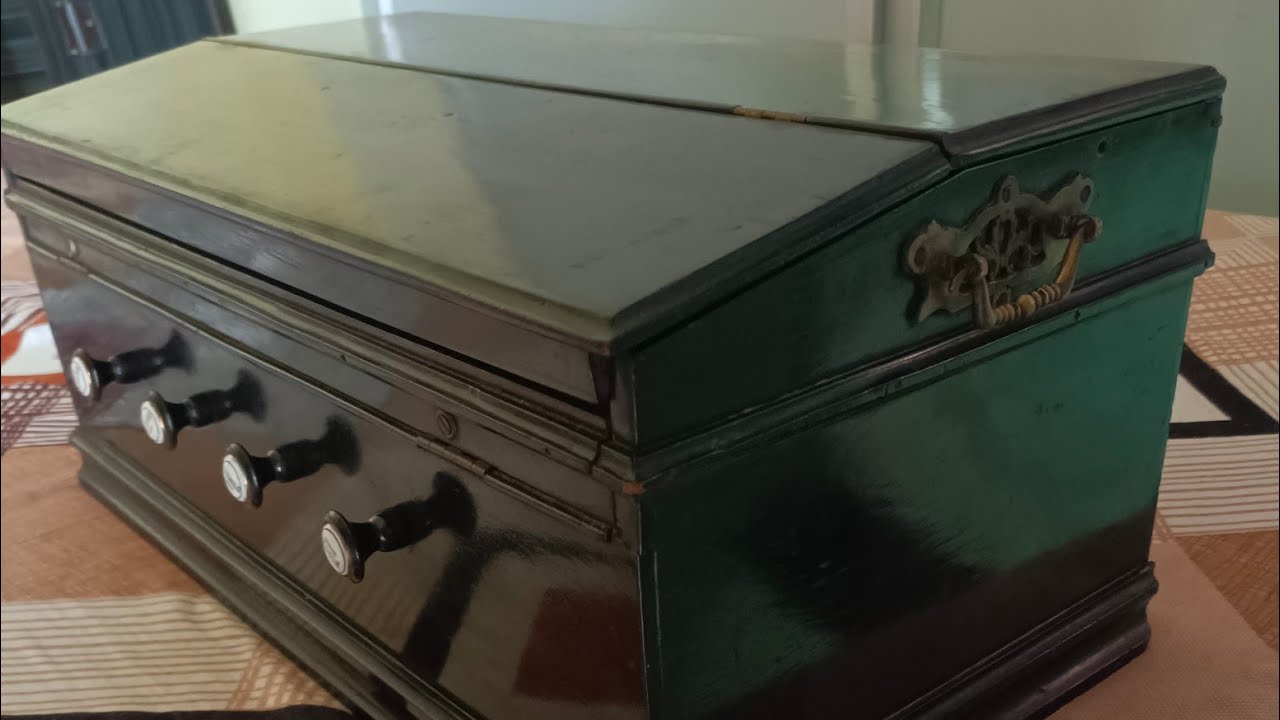 (384) 70 year old..Girdharlal Nanji..Bass × Mela Reed 2 line..39 key..For sell antique..Harmonium 