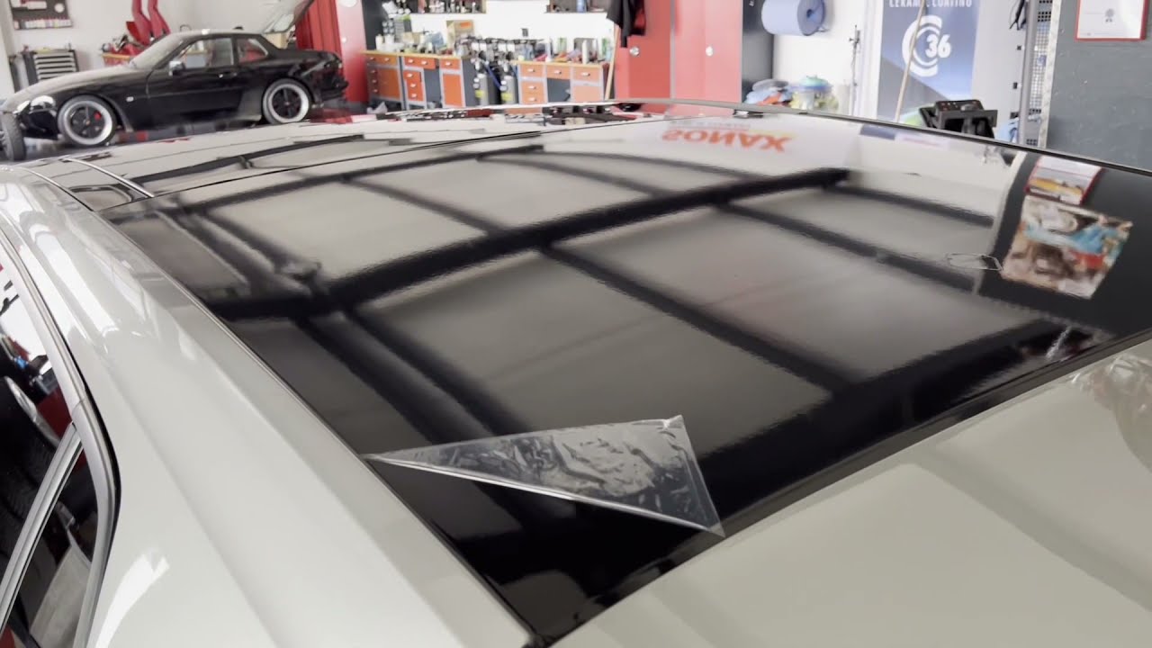 VW Golf GTI Folieren von Dach und Spiegelkappen